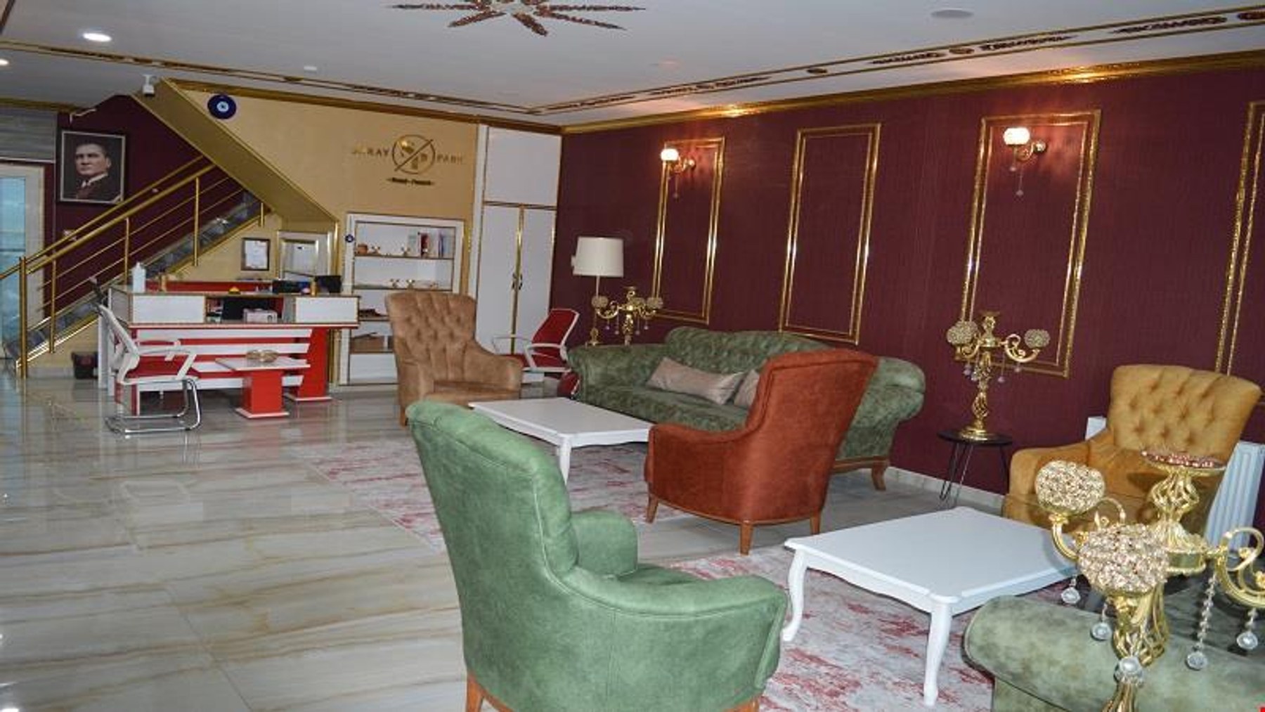 Saray Park Otel lobi ve oturma alanı
